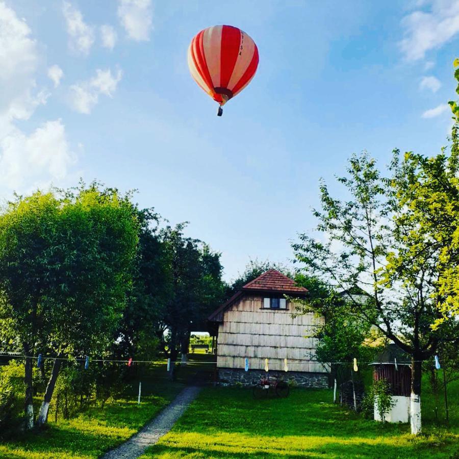 Еко Дім З Соломи Villa โซโลไชน์ ภายนอก รูปภาพ