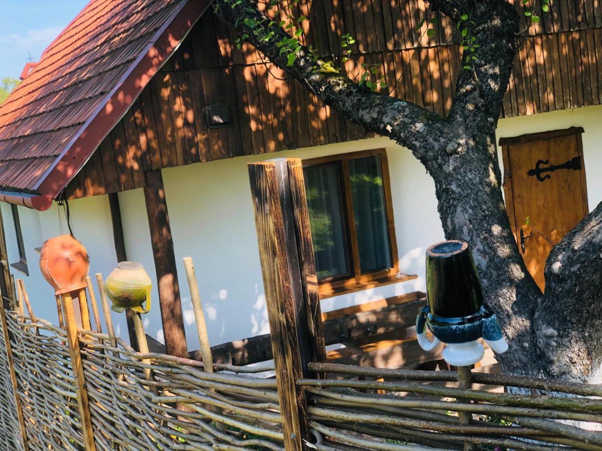 Еко Дім З Соломи Villa โซโลไชน์ ภายนอก รูปภาพ