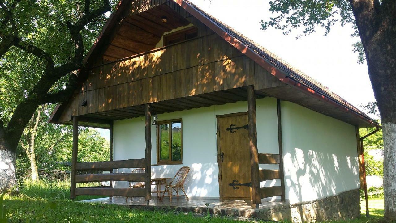 Еко Дім З Соломи Villa โซโลไชน์ ภายนอก รูปภาพ
